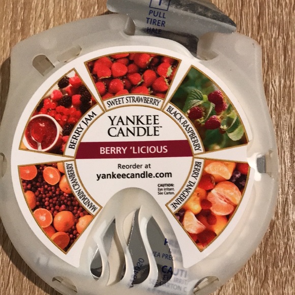 Febreze Scentstories player with nine disks. USED. - Picture 10 of 12